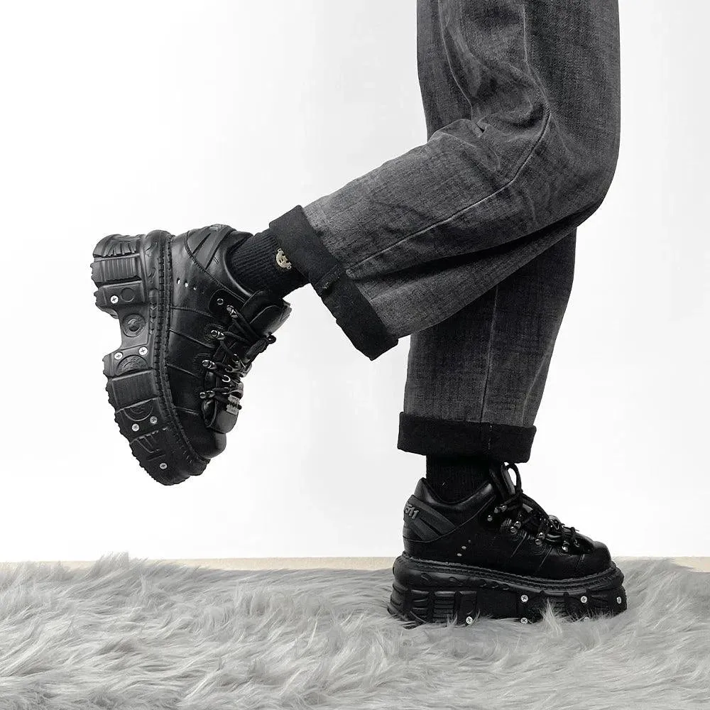 Women's Punk Style Lace-Up Ankle Boots with 6CM Platform & Metal Accents – Gothic Rock Sneakers