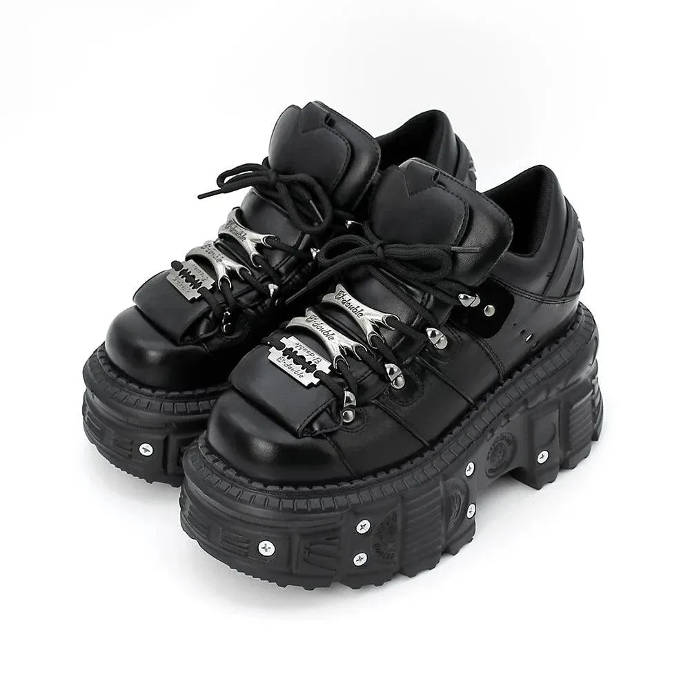 Women's Punk Style Lace-Up Ankle Boots with 6CM Platform & Metal Accents – Gothic Rock Sneakers